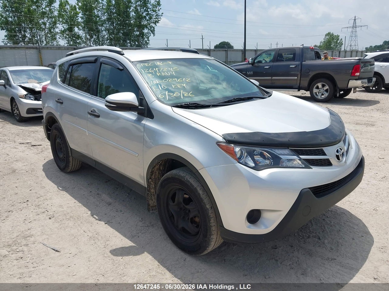 2T3BFREV7DW029612 · 2013 TOYOTA RAV4 LE