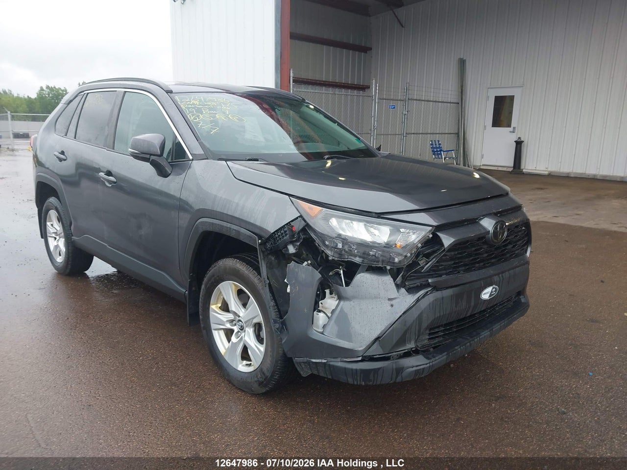 2T3B1RFV0KC028975 · 2019 TOYOTA RAV4 LE