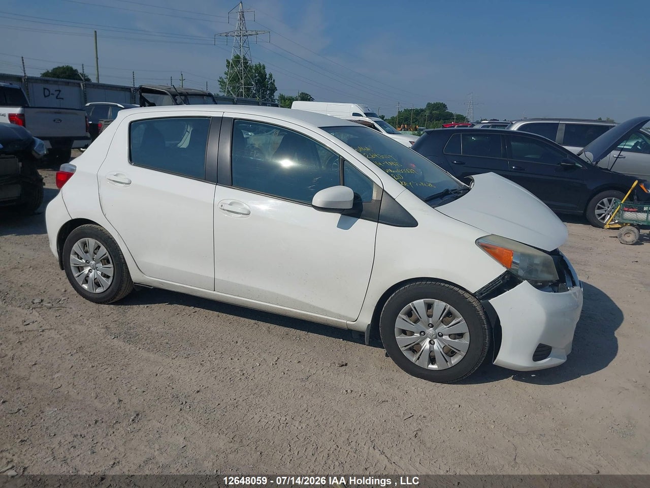 VNKKTUD33EA000689 · 2014 TOYOTA YARIS LE