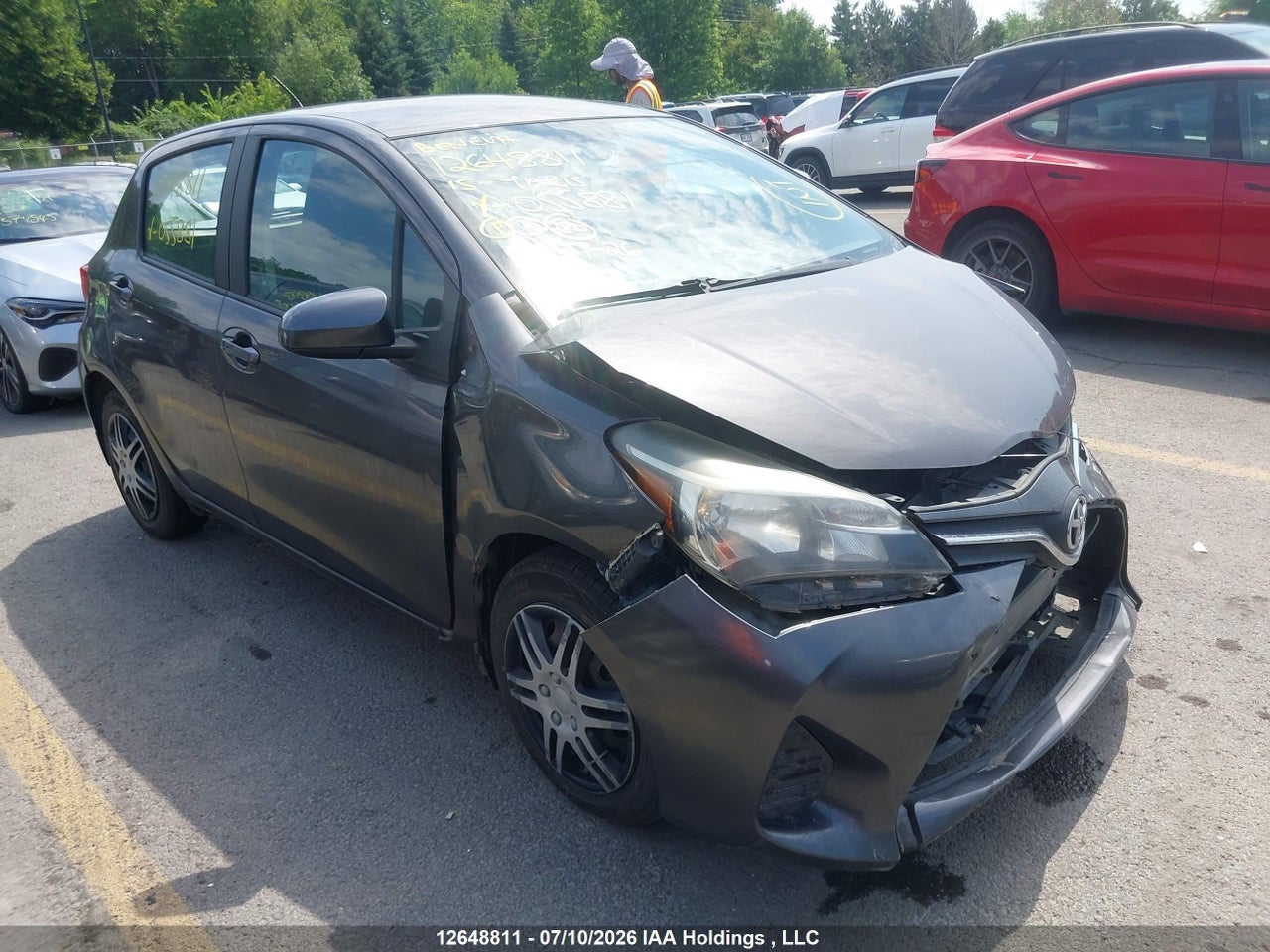 VNKKTUD34FA055881 · 2015 TOYOTA YARIS LE