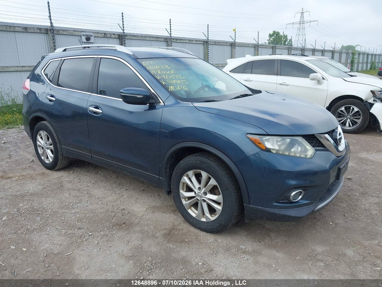 5N1AT2MT4EC800586 · 2014 NISSAN ROGUE S/SV