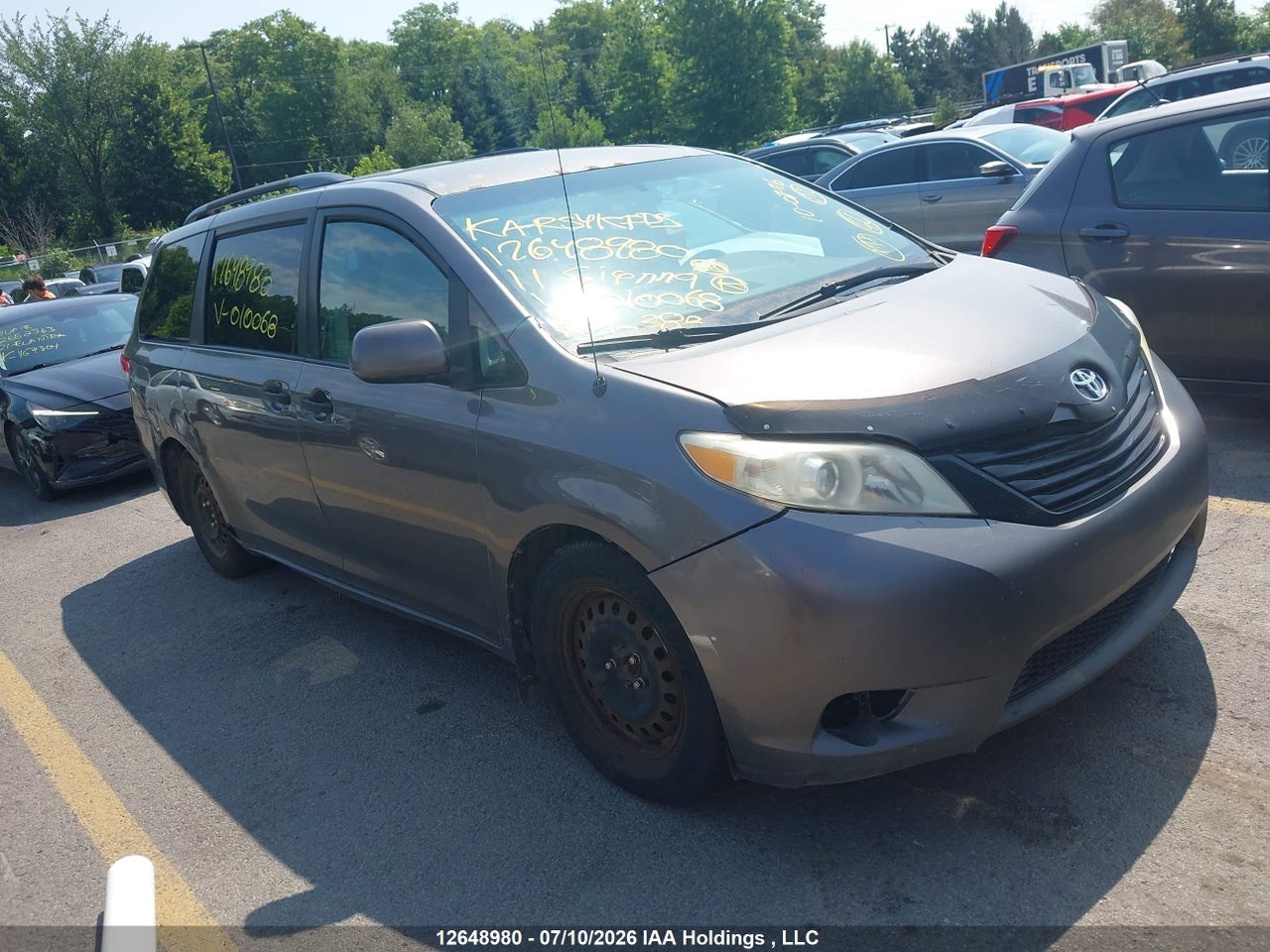 5TDZK3DC6BS010068 · 2011 TOYOTA SIENNA V6 7 PASSENGER