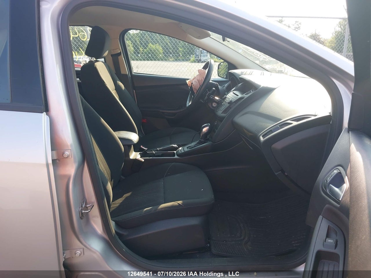 1FADP3F22GL400390 · 2016 FORD FOCUS SE · 5/20