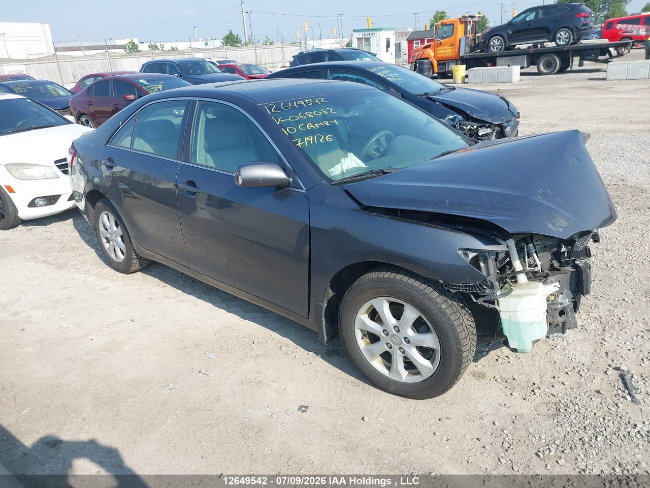 4T1BF3EK2AU068082 · 2010 TOYOTA CAMRY LE