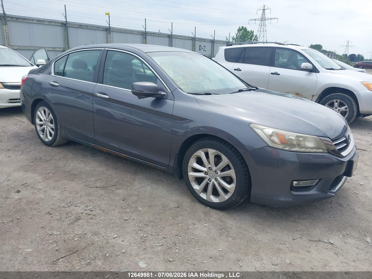 1HGCR2F97DA801577 · 2013 HONDA ACCORD TOURING