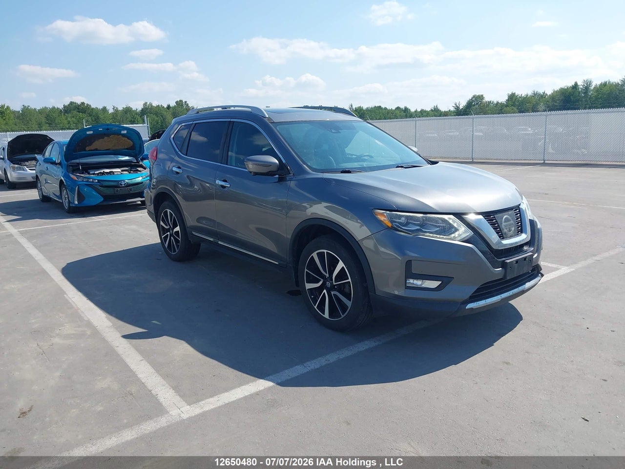 5N1AT2MV3HC893588 · 2017 NISSAN ROGUE SV/SL