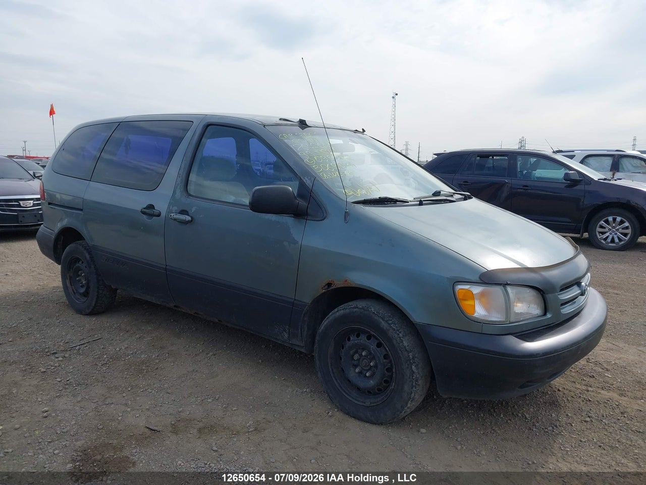 4T3ZF19C2XU093702 · 1999 TOYOTA SIENNA CE