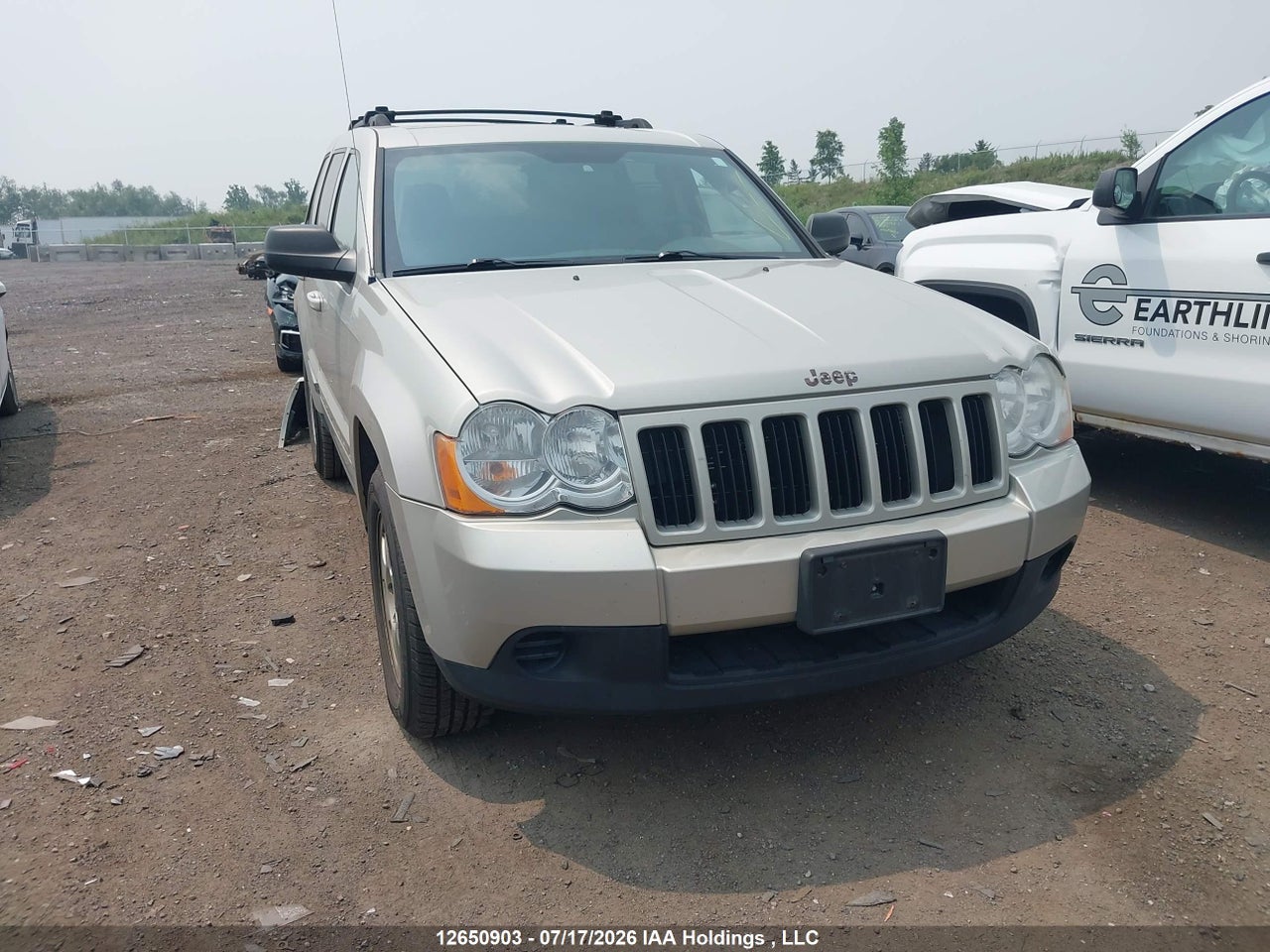 1J4PR4GK6AC100889 · 2010 JEEP GRAND CHEROKEE LAREDO