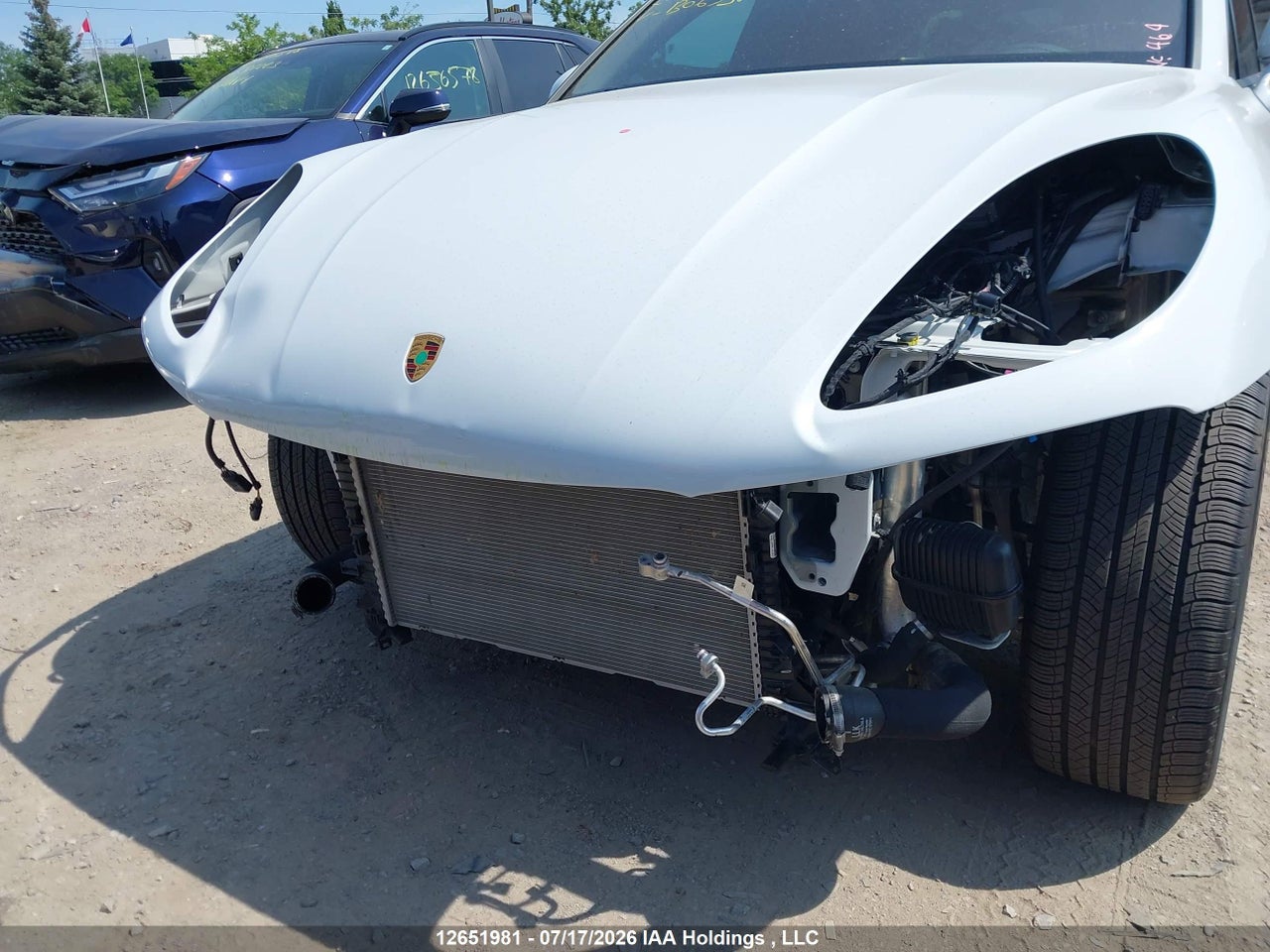 WP1AA2A52SLB06358 · 2025 PORSCHE MACAN T · 6/16