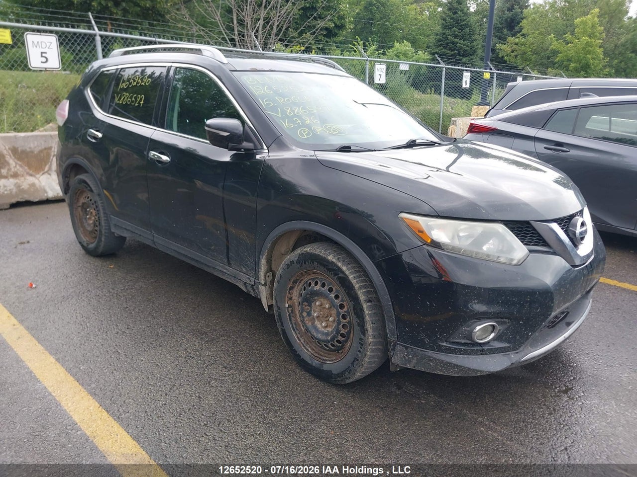 5N1AT2MT9FC886527 · 2015 NISSAN ROGUE S/SV