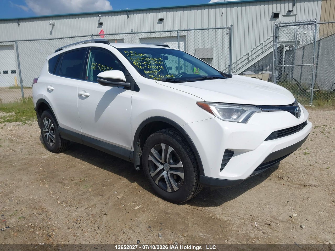 2T3BFREV7GW455160 · 2016 TOYOTA RAV4 LE