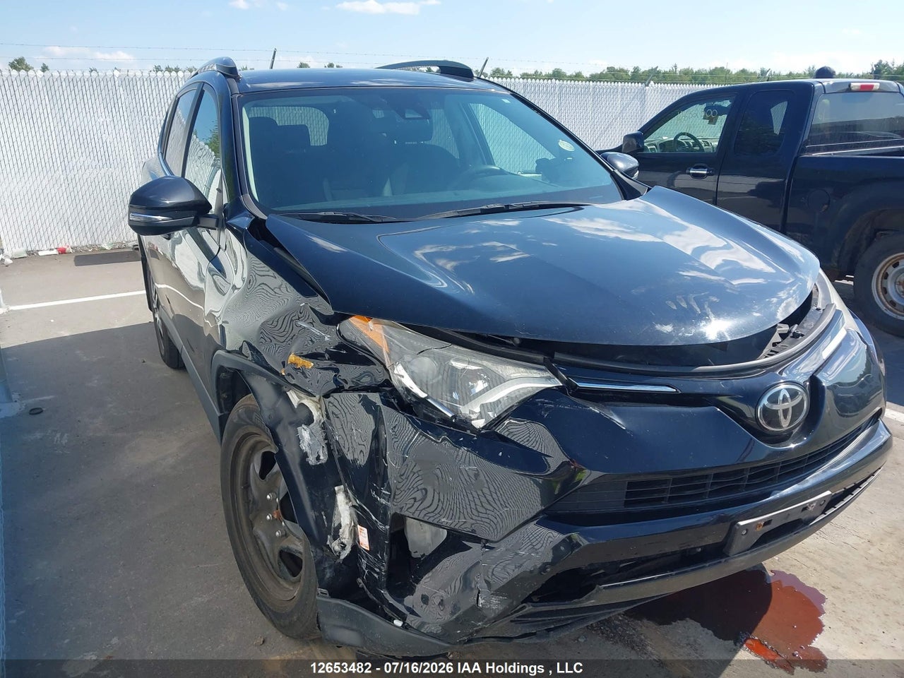 2T3BFREV1HW590006 · 2017 TOYOTA RAV4 LE
