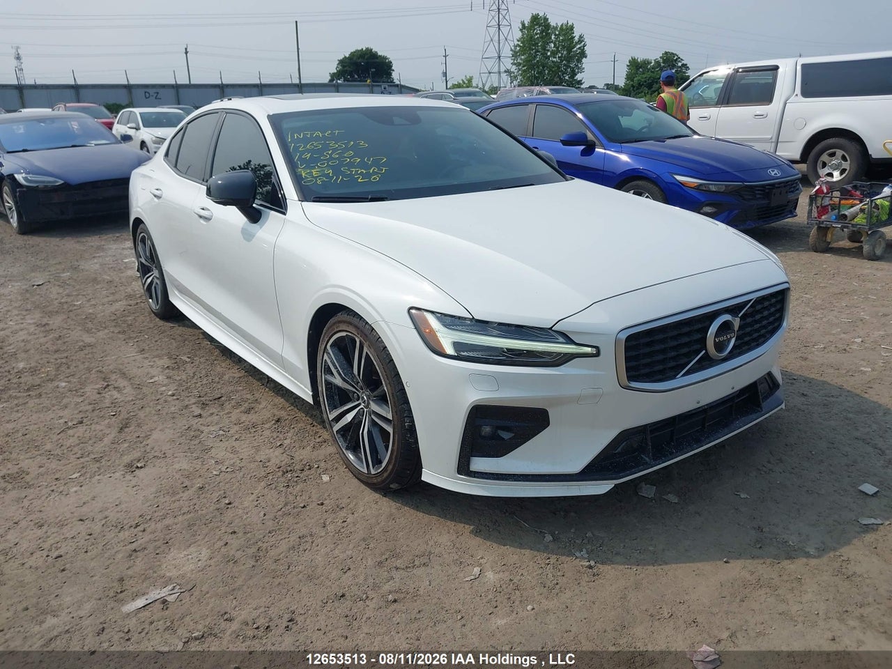 7JRA22TM1KG007947 · 2019 VOLVO S60