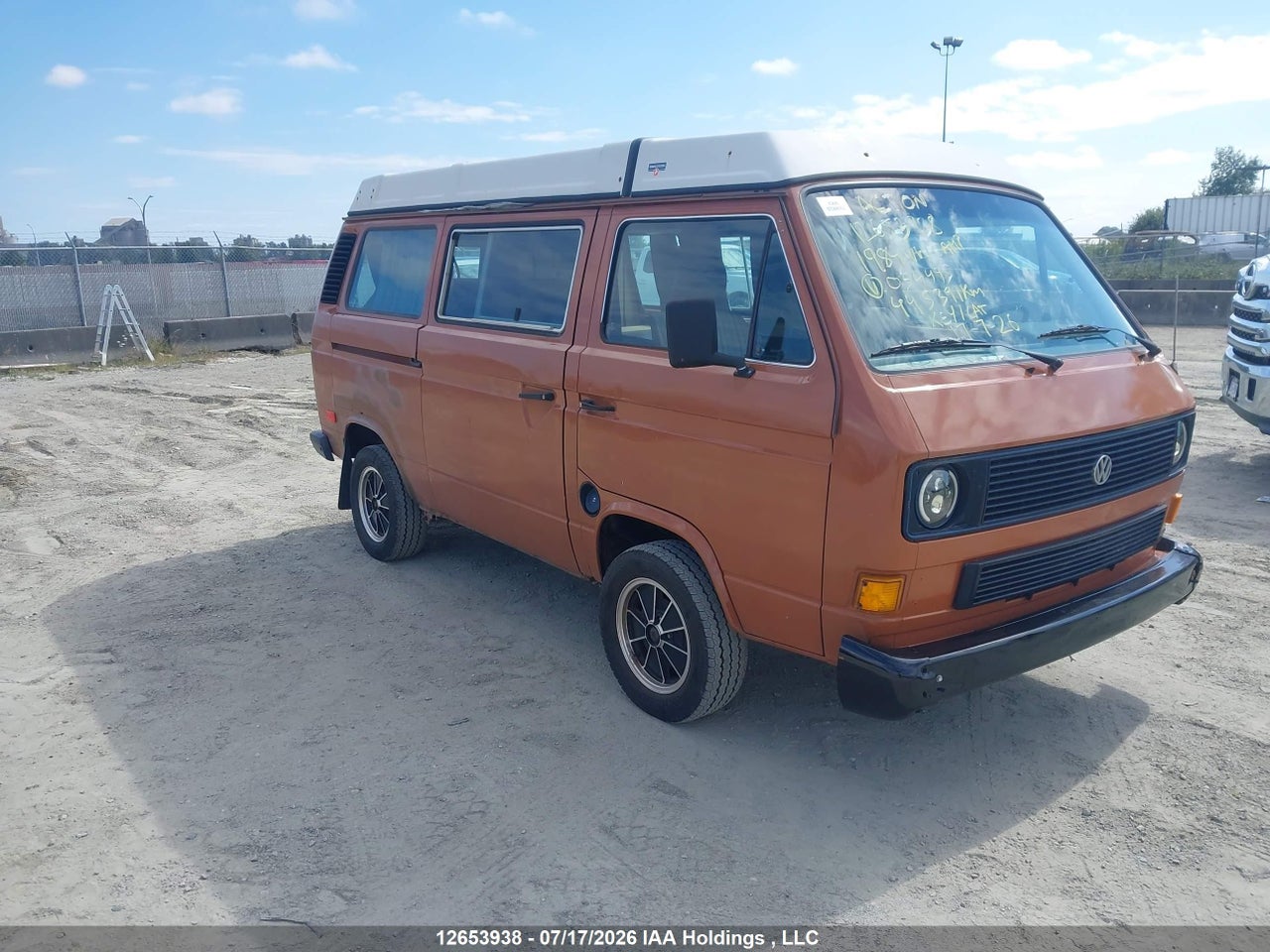 WV2ZB0256EH034495 · 1984 VOLKSWAGEN VANAGON CAMPMOBILE