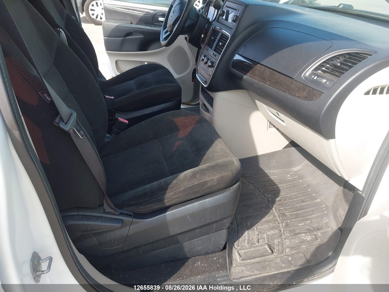 2C4RDGBG3FR747931 · 2015 DODGE GRAND CARAVAN SE/SXT · 5/16