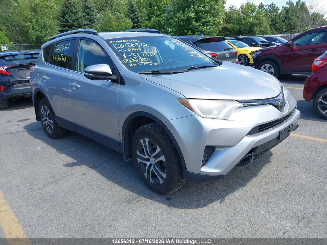 2T3ZFREV6HW317318 · 2017 TOYOTA RAV4 LE