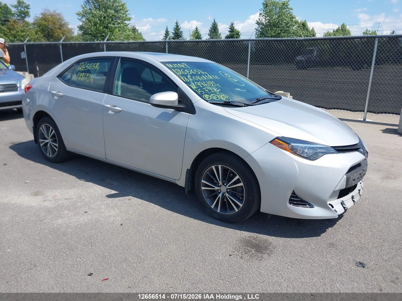 2T1BURHE8JC996124 · 2018 TOYOTA COROLLA LE