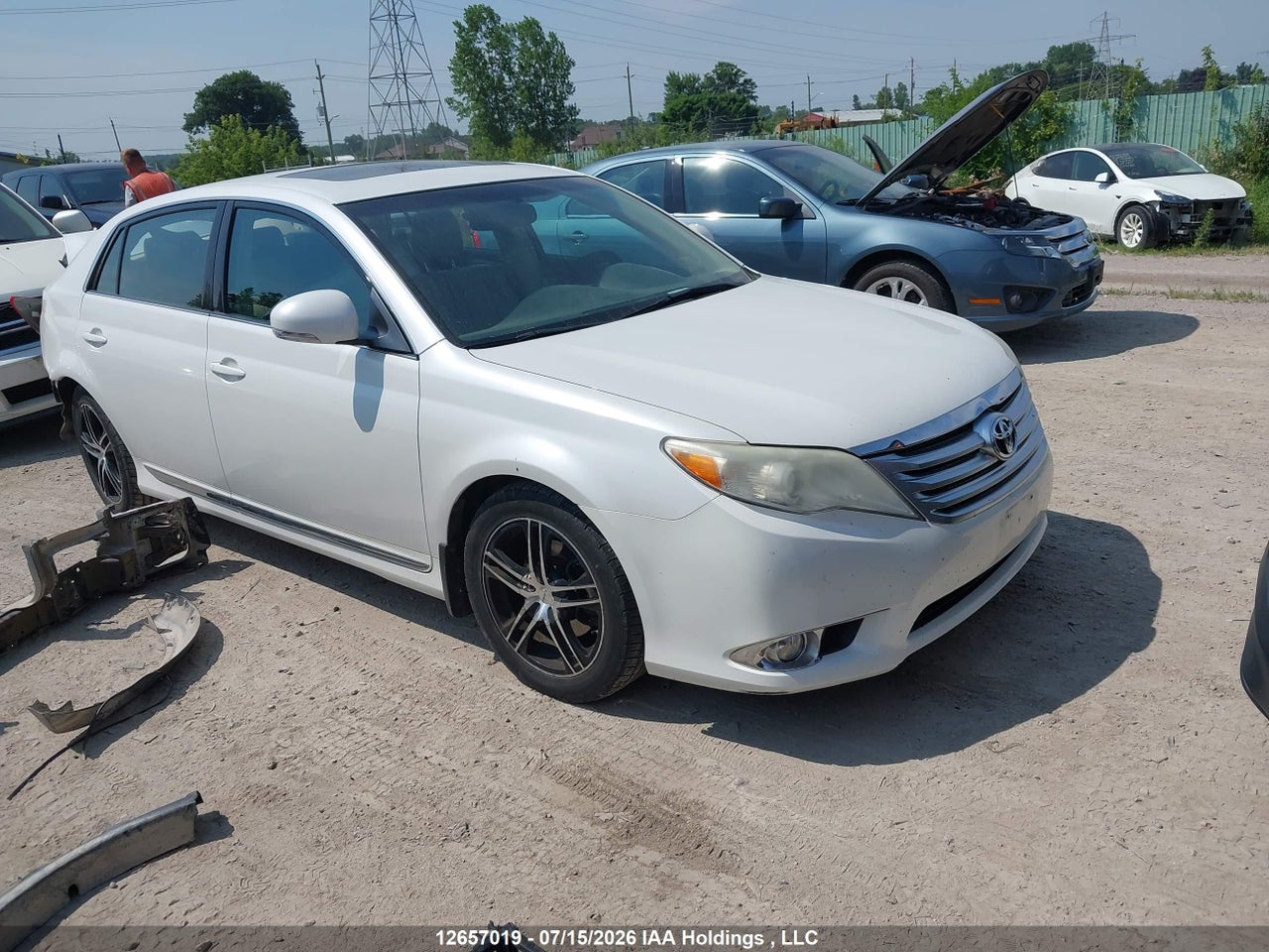 4T1BK3DB6BU374913 · 2011 TOYOTA AVALON LIMITED