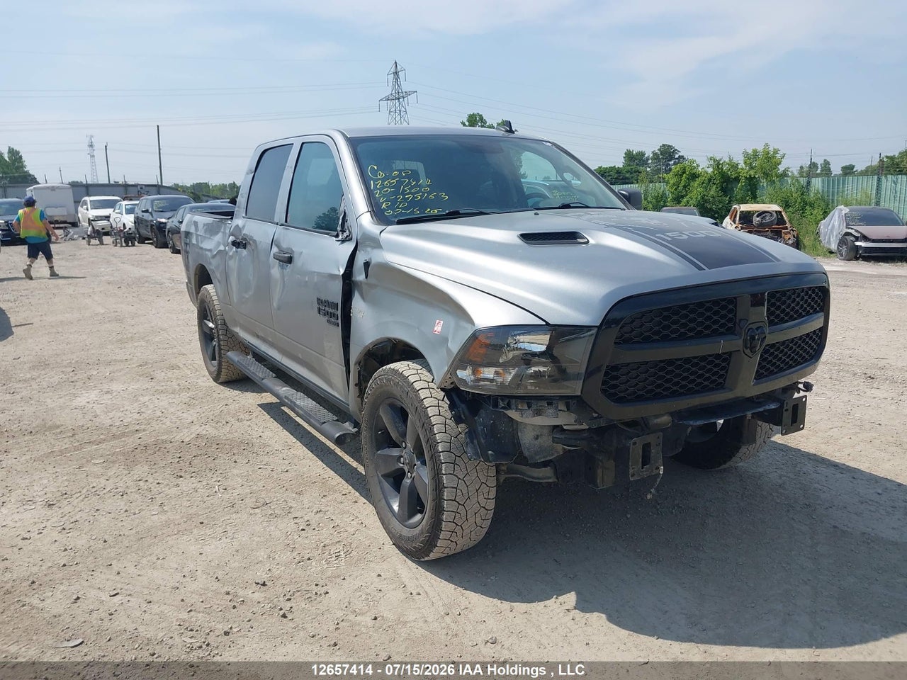 3C6RR7KT3LG295163 · 2020 RAM 1500 CLASSIC ST