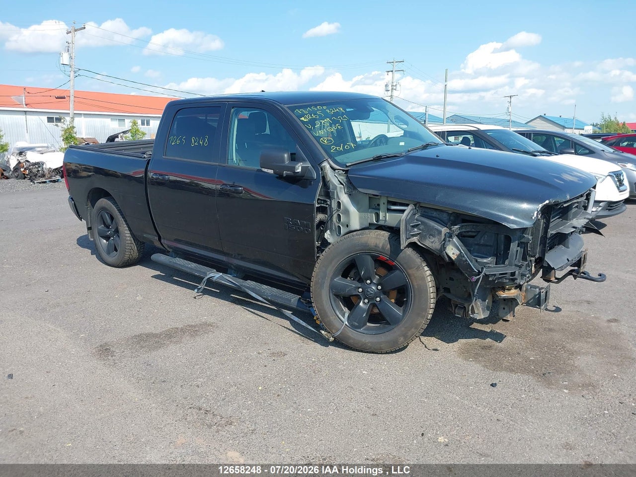 1C6RR7TM2JS289321 · 2018 RAM 1500 SLT