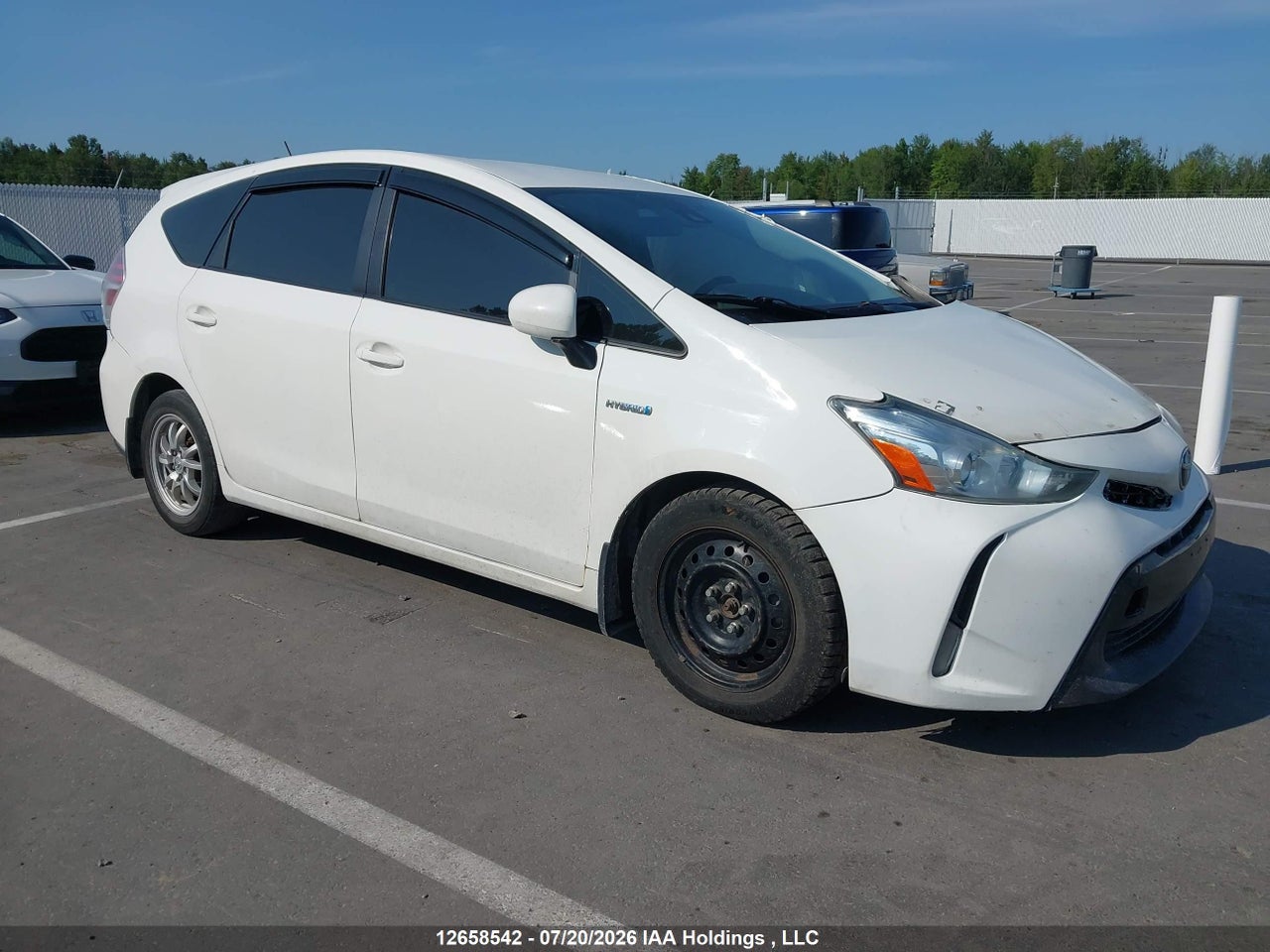 JTDZN3EU6JJ075464 · 2018 TOYOTA PRIUS V