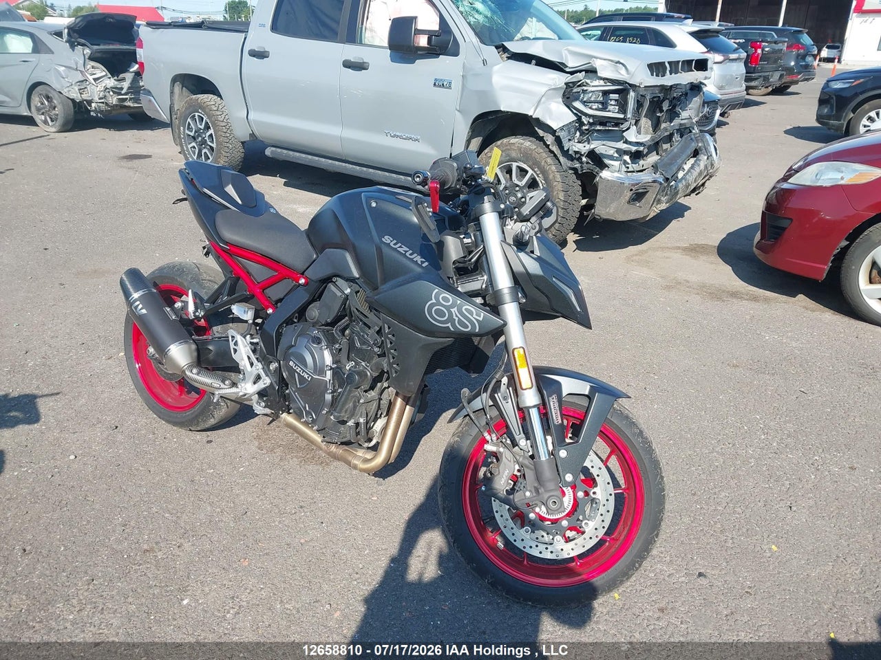 JS1EM11B4S7100218 · 2025 SUZUKI GSX800 R