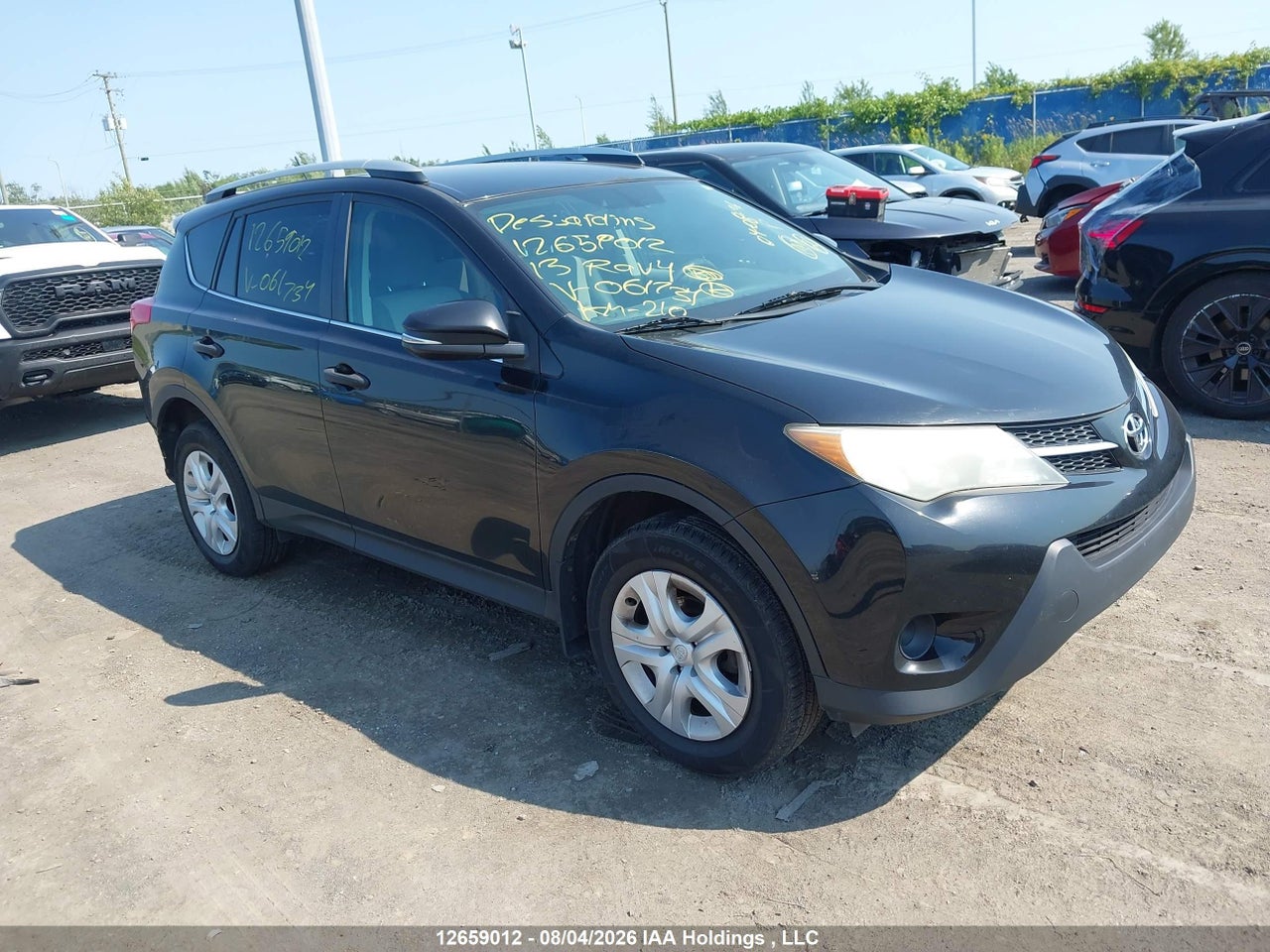 2T3BFREV5DW061734 · 2013 TOYOTA RAV4 LE