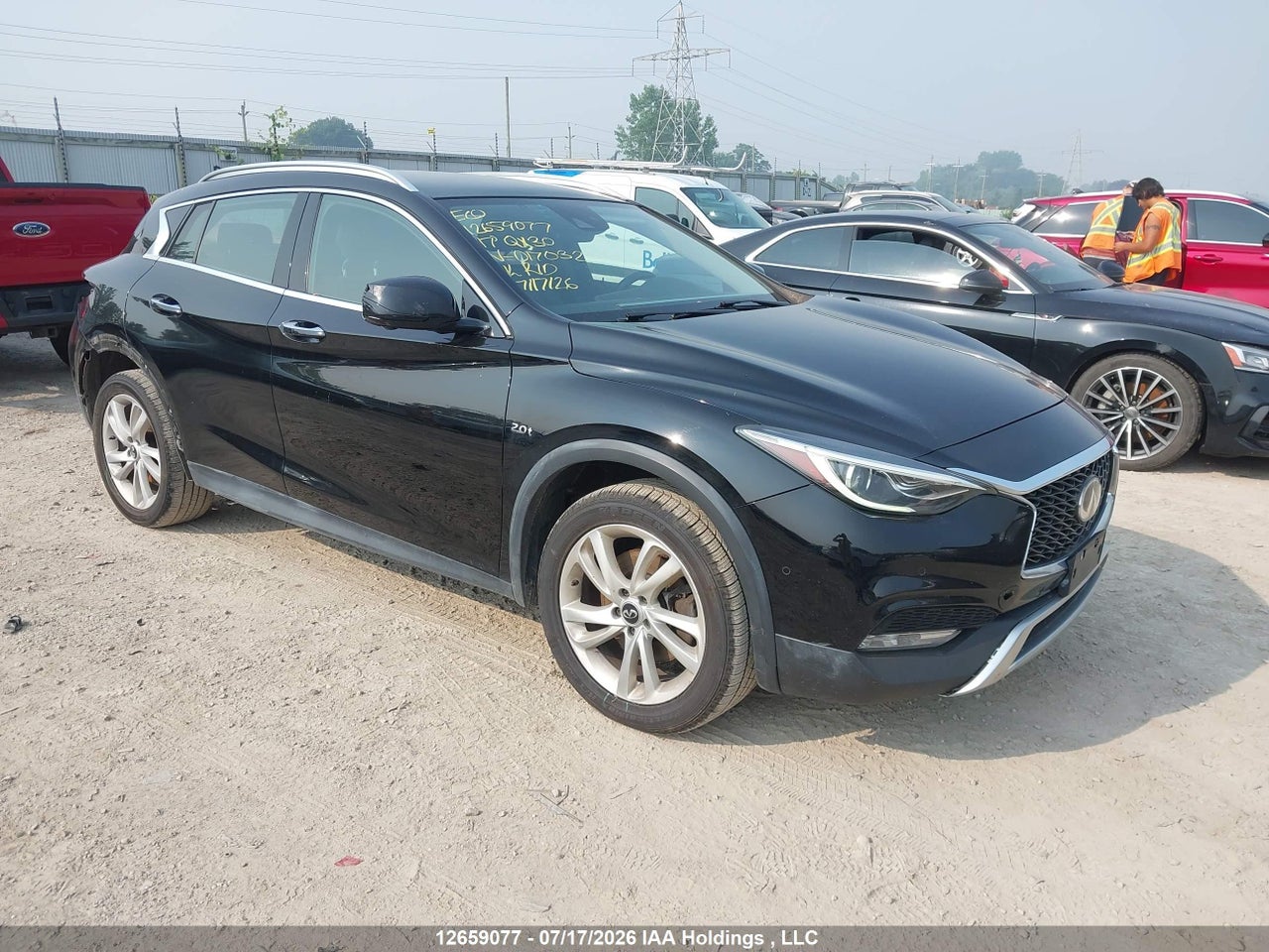 SJKCH5CR8HA017032 · 2017 INFINITI QX30