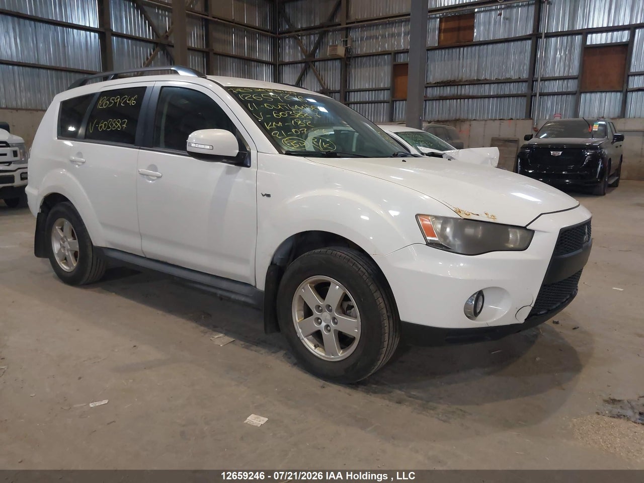 JA4JT3AX6BU603887 · 2011 MITSUBISHI OUTLANDER SE
