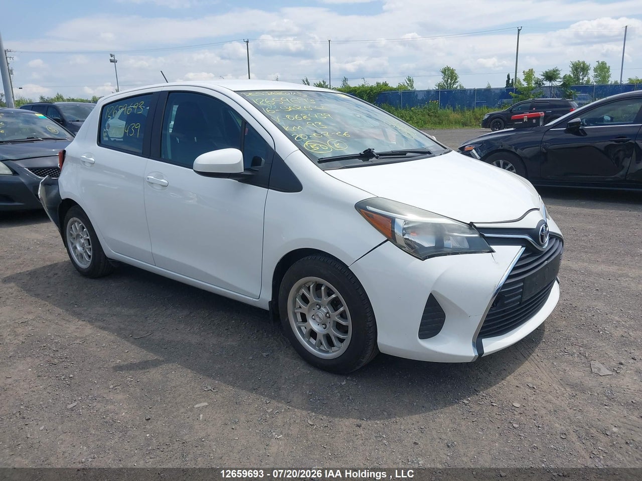 VNKKTUD38GA068439 · 2016 TOYOTA YARIS LE