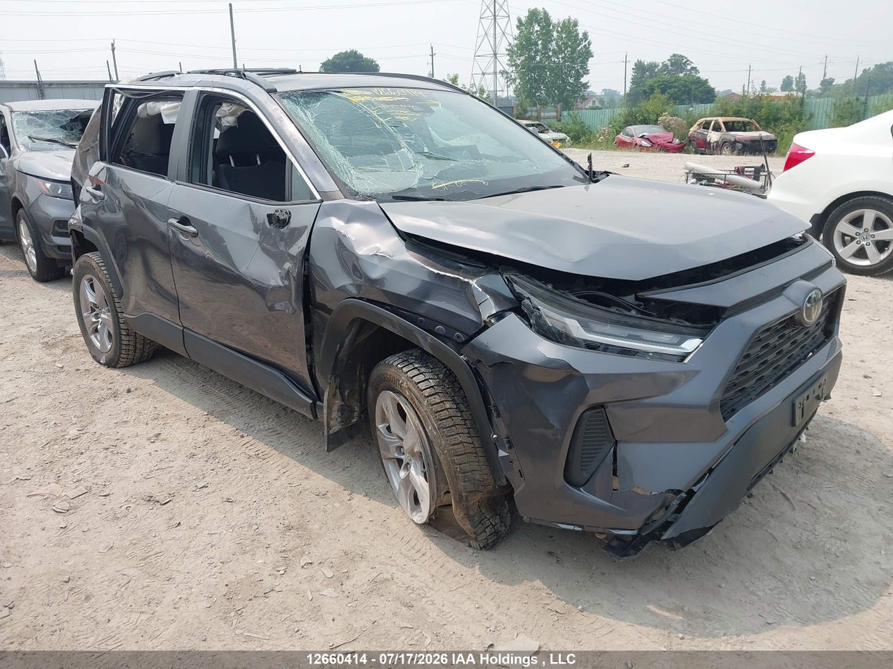 2T3R1RFV5NC315036 · 2022 TOYOTA RAV4 XLE
