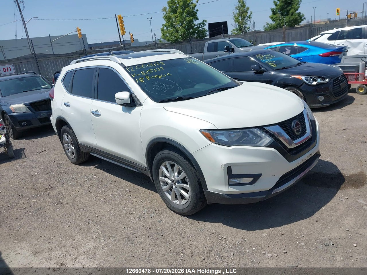 5N1AT2MV7JC825333 · 2018 NISSAN ROGUE SV/SL
