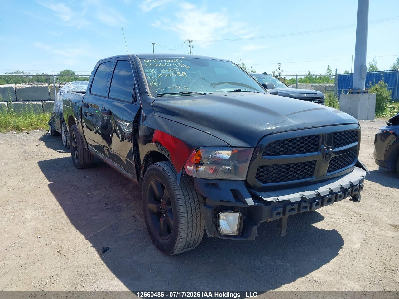 1C6RR7KT6JS270988 · 2018 RAM 1500 ST