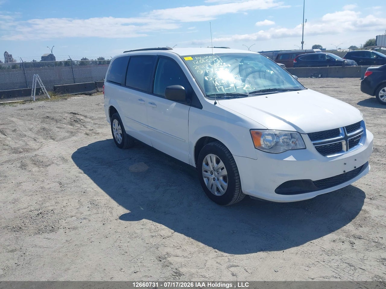 2C4RDGBG8HR751556 · 2017 DODGE GRAND CARAVAN SE