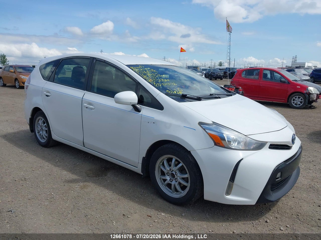 JTDZN3EU7GJ052705 · 2016 TOYOTA PRIUS V