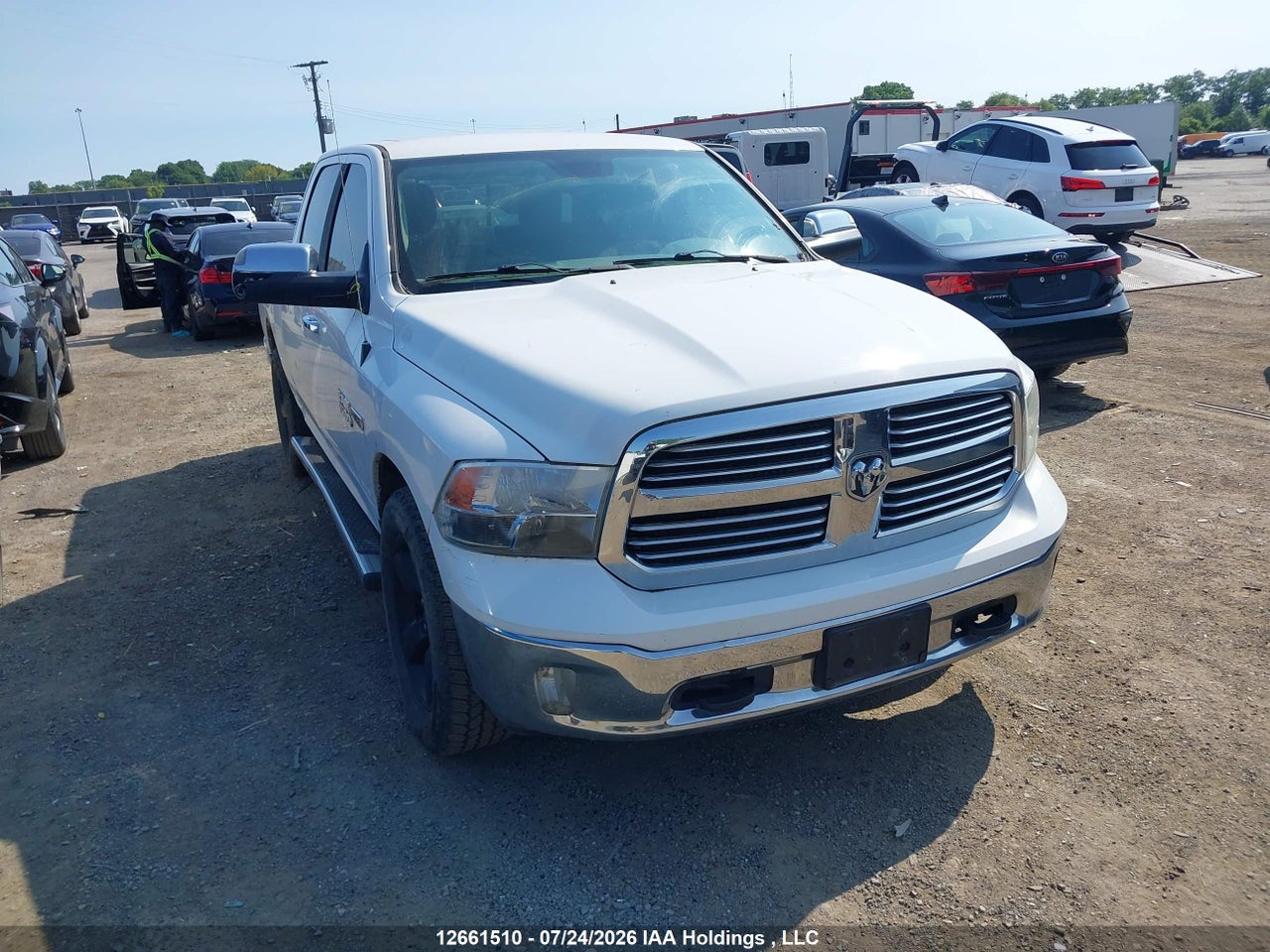 1C6RR7LM2FS606666 · 2015 RAM 1500 SLT