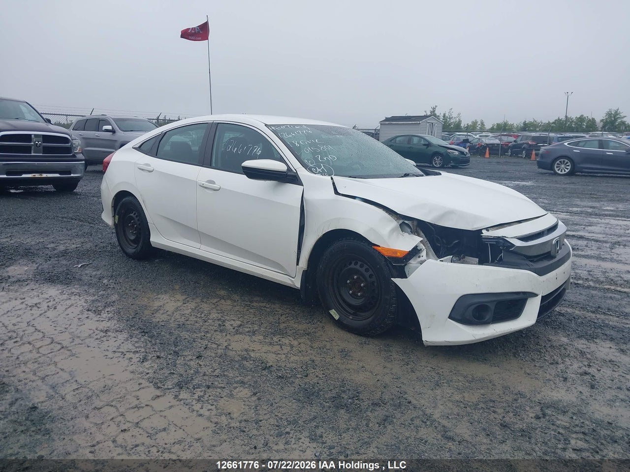 2HGFC2F69JH015801 · 2018 HONDA CIVIC SE