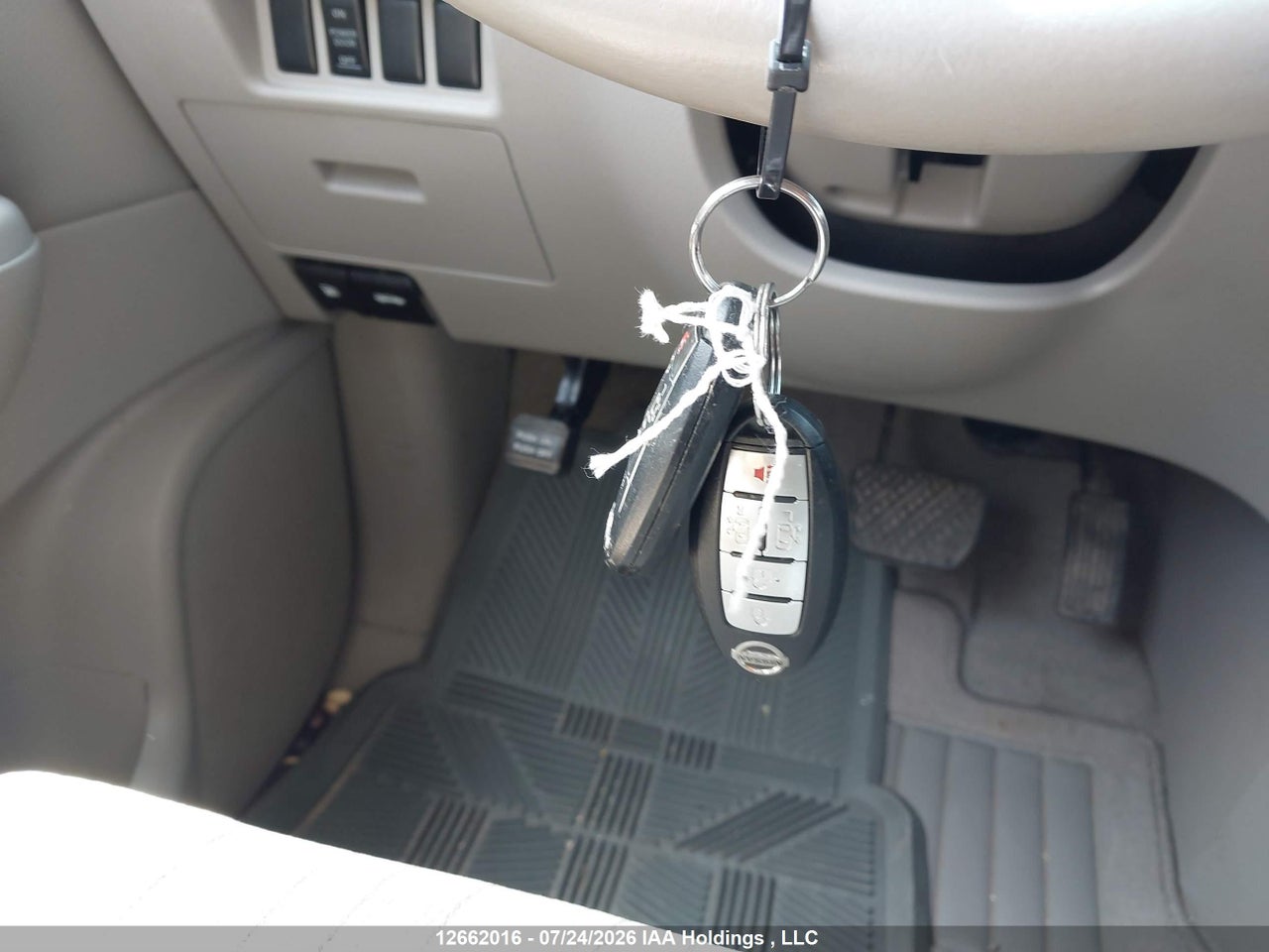 JN8AE2KP6D9063198 · 2013 NISSAN QUEST 3.5 S · 10/20