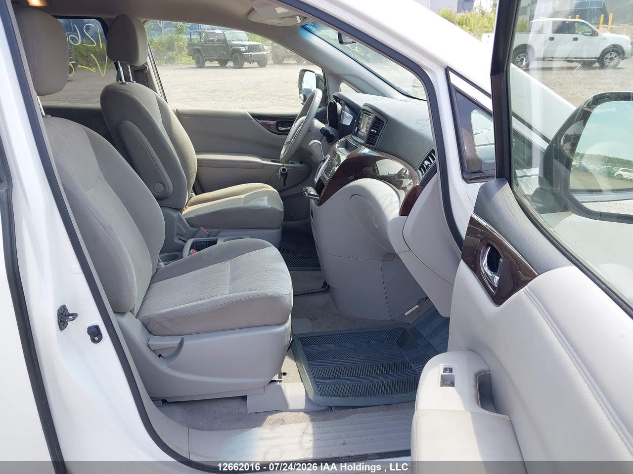 JN8AE2KP6D9063198 · 2013 NISSAN QUEST 3.5 S · 5/20