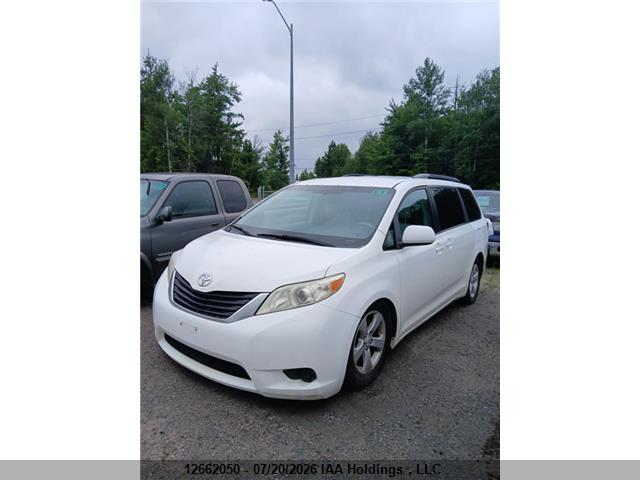5TDKK3DC2CS194945 · 2012 TOYOTA SIENNA LE