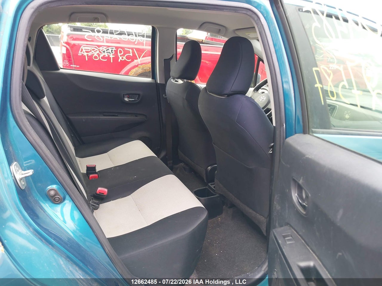 JTDKTUD35CD527587 · 2012 TOYOTA YARIS · 8/21