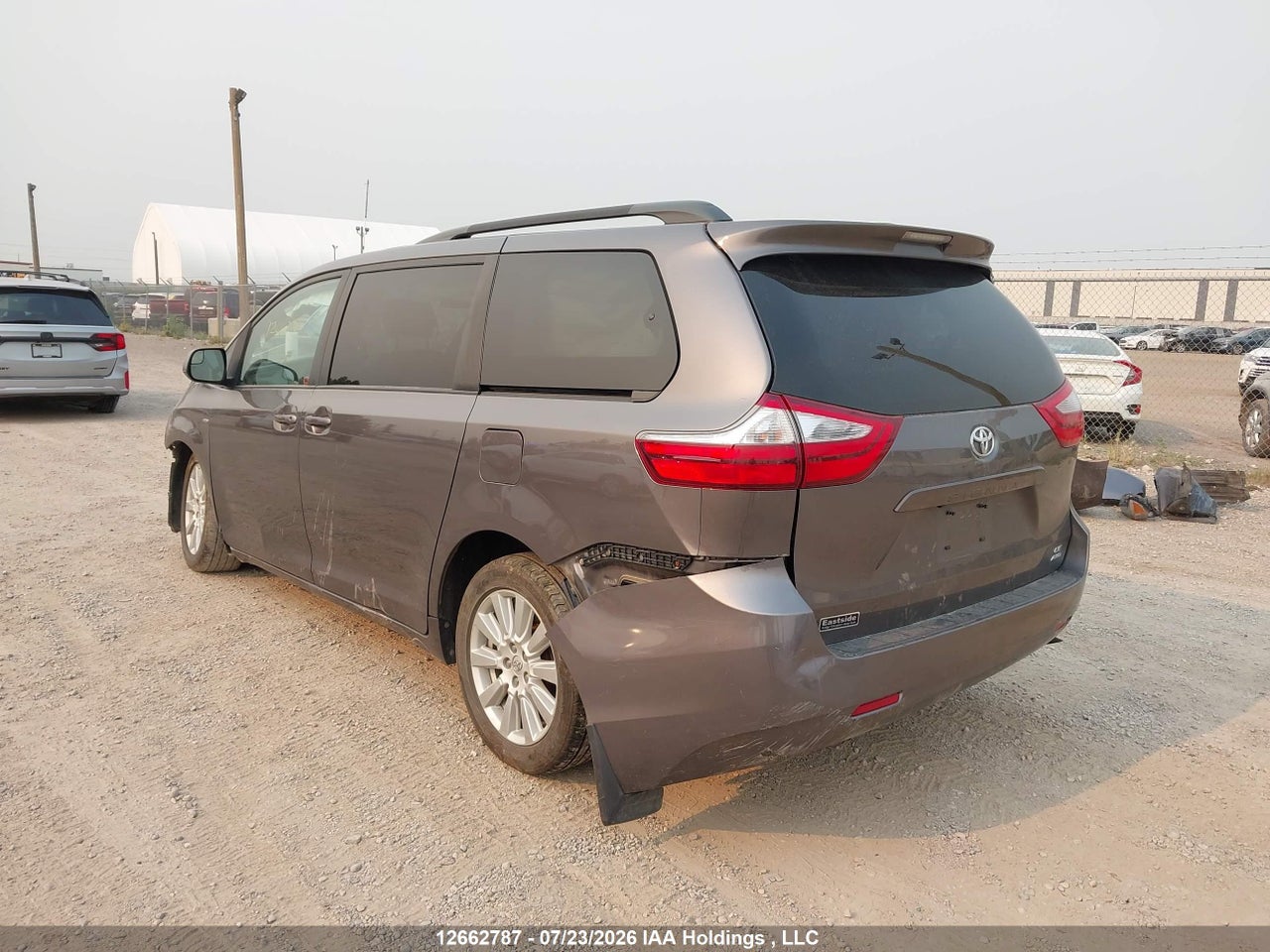 5TDJZ3DC8HS188386 · 2017 TOYOTA SIENNA LE · 3/24
