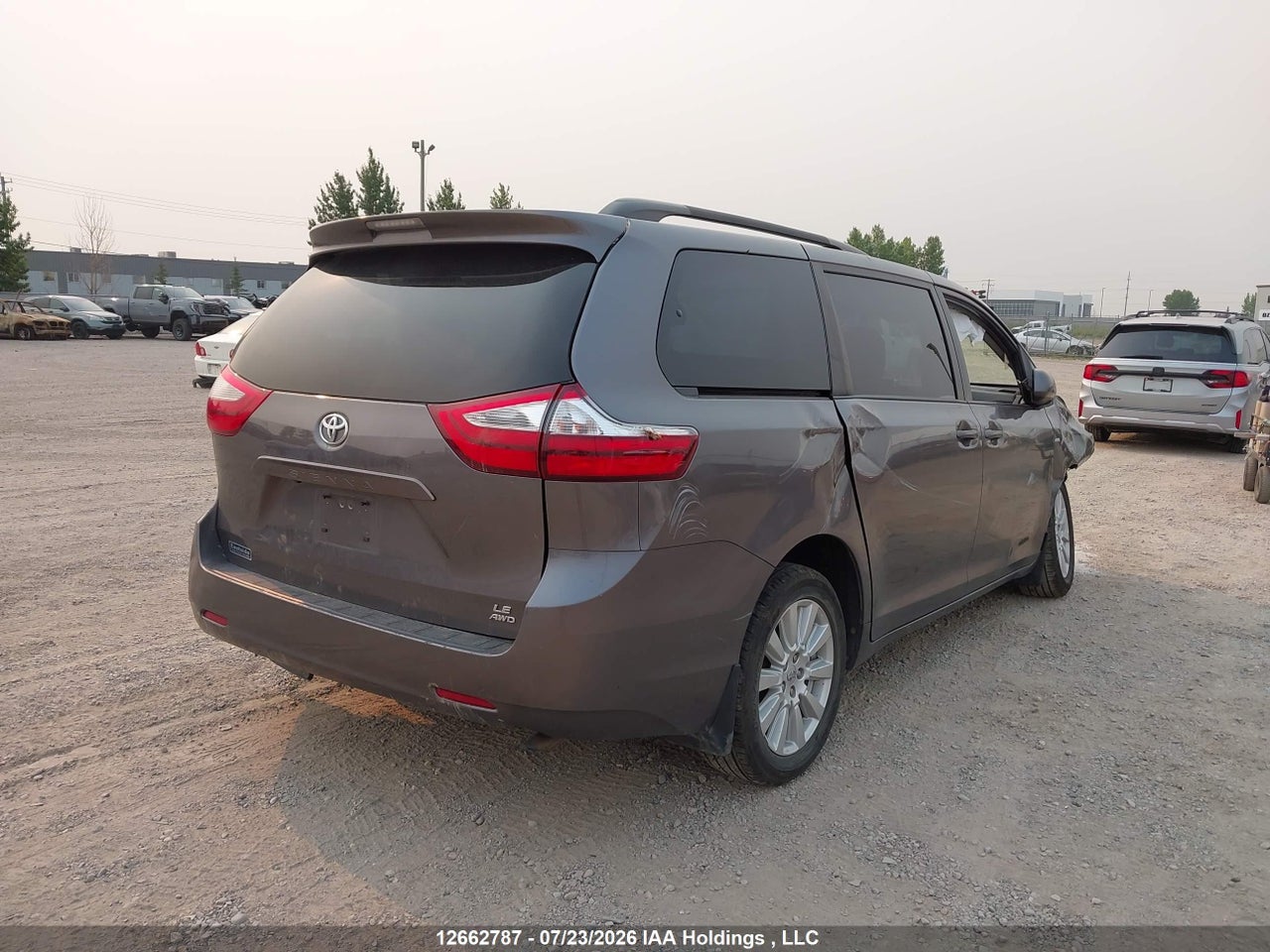 5TDJZ3DC8HS188386 · 2017 TOYOTA SIENNA LE · 4/24