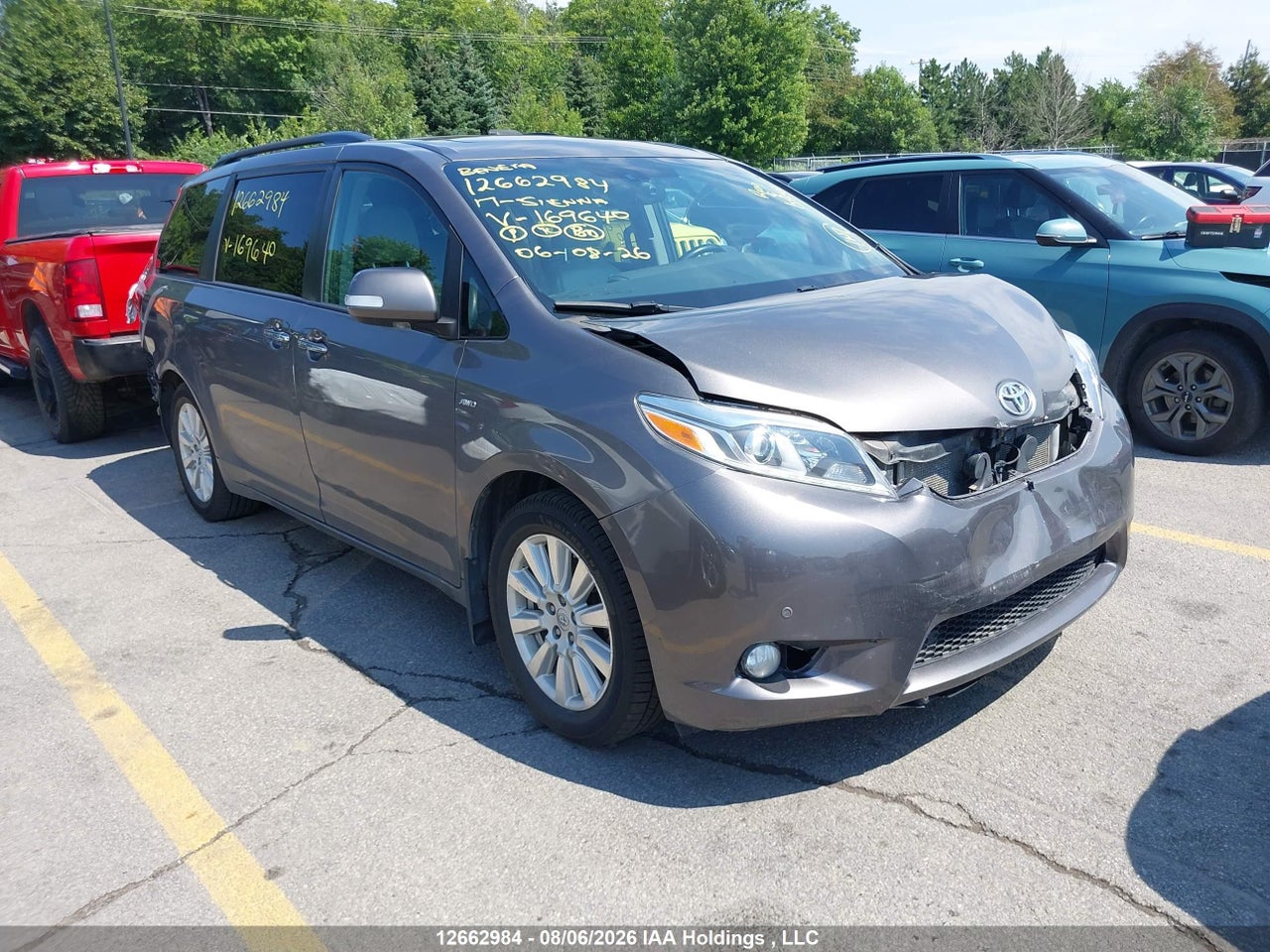 5TDDZ3DC4HS169640 · 2017 TOYOTA SIENNA XLE 7 PASSENGER