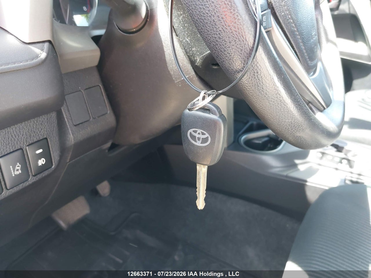 2T3ZFREV2HW360165 · 2017 TOYOTA RAV4 LE · 10/19