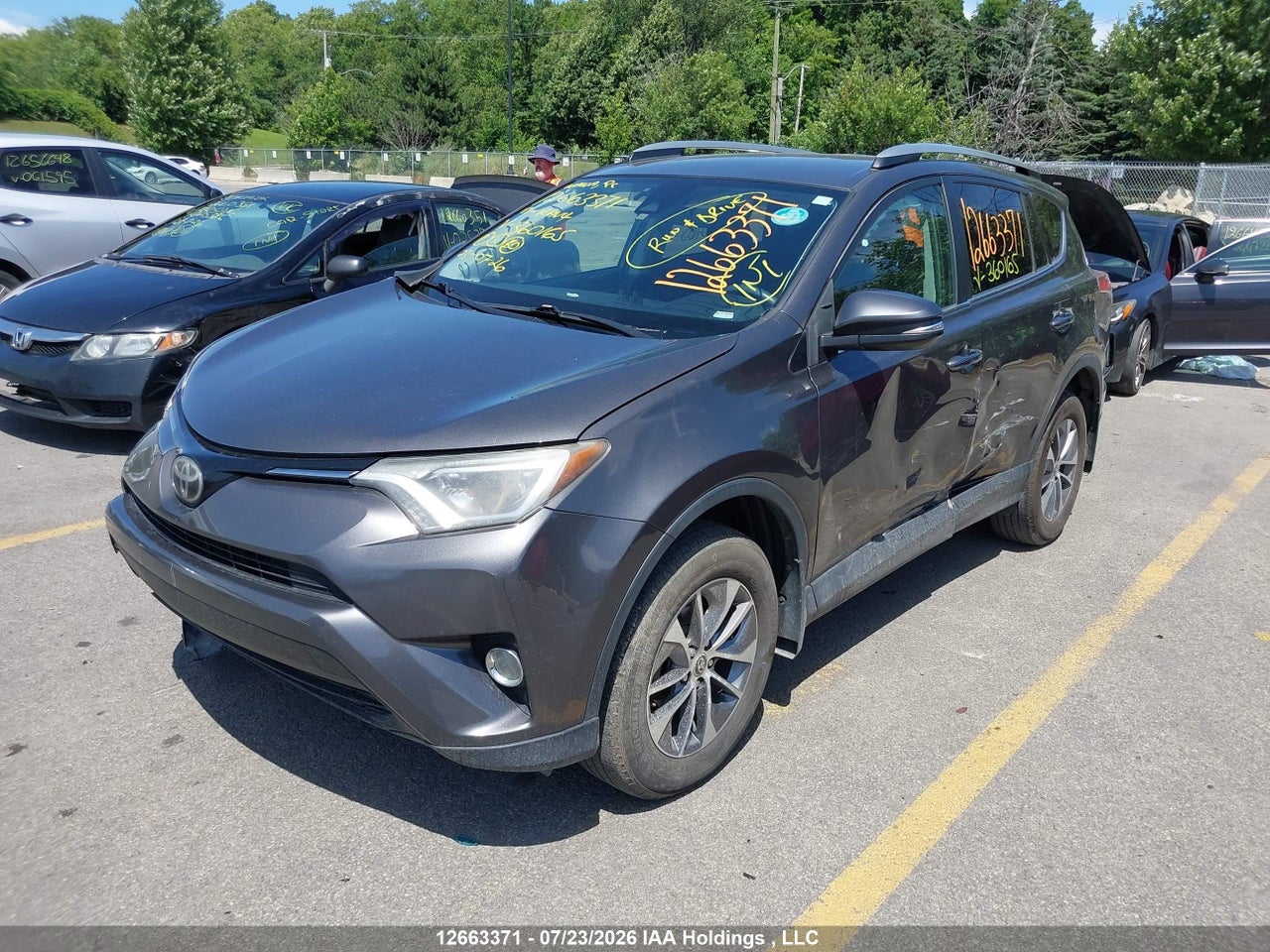 2T3ZFREV2HW360165 · 2017 TOYOTA RAV4 LE · 2/19