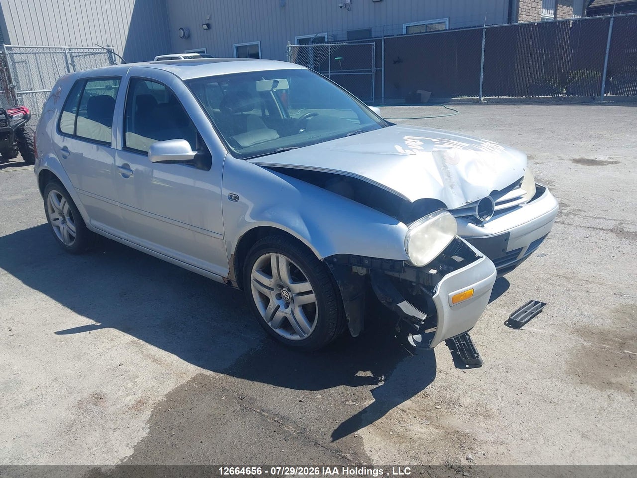 9BWGL21JX44011990 · 2004 VOLKSWAGEN GOLF GLS