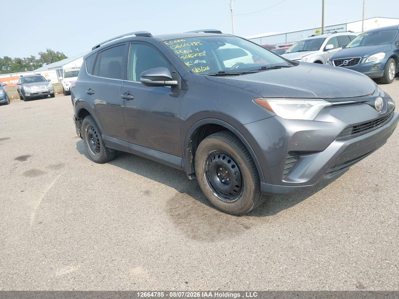 2T3BFREV9HW558775 · 2017 TOYOTA RAV4 LE