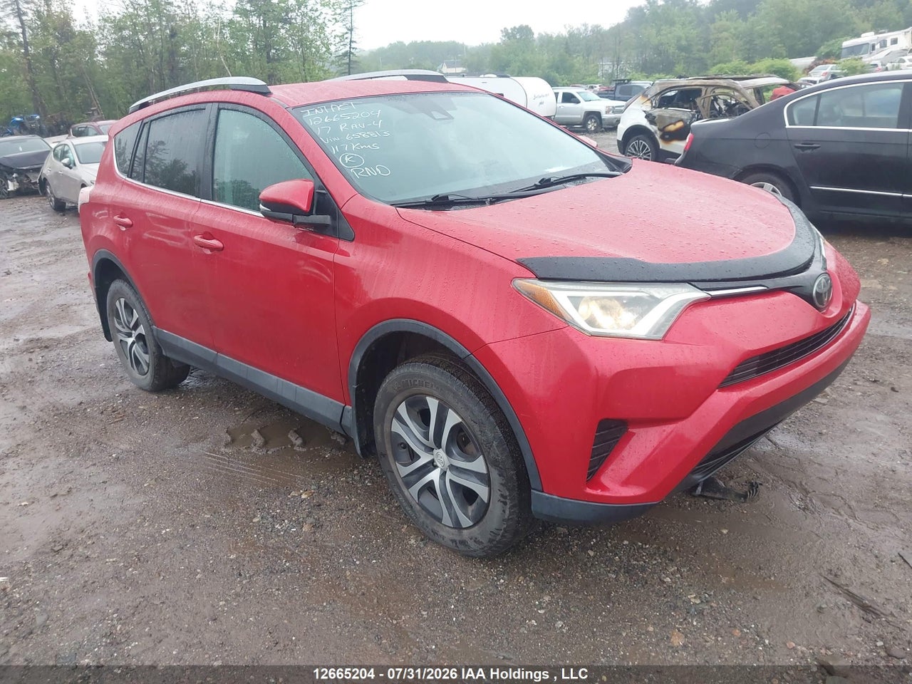 2T3BFREV9HW658813 · 2017 TOYOTA RAV4 LE