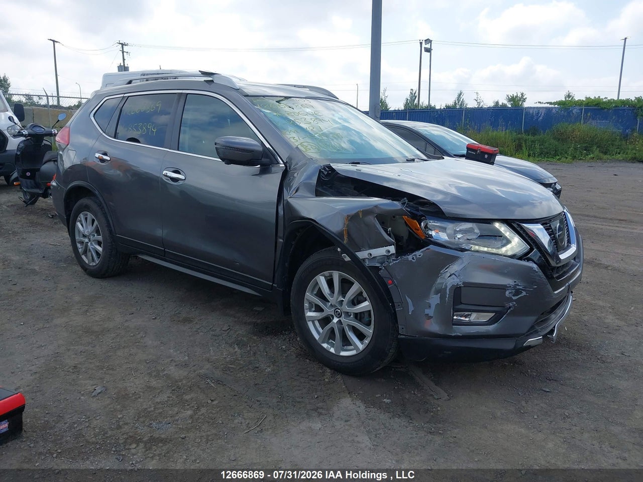5N1AT2MV8HC853894 · 2017 NISSAN ROGUE SV/SL